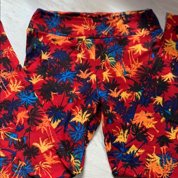 3/$30 Lularoe NWOT OS palm tree 🌴 leggings - Picture 2 of 5